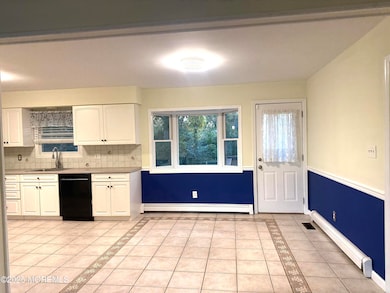 573 Lloyd Rd, Matawan, NJ 07747 - photo 4