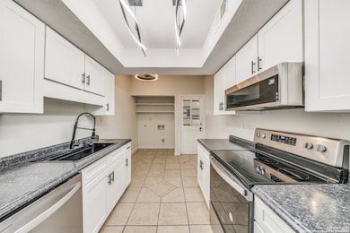 7123 Thrush View Ln unit 20, San Antonio, TX 78209 - photo 7