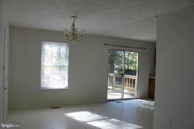 21285 Scarborough Dr, Lexington Park, MD 20653 - photo 3