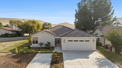16120 Match Pointe Ct, Bakersfield, CA 93306 - photo 2
