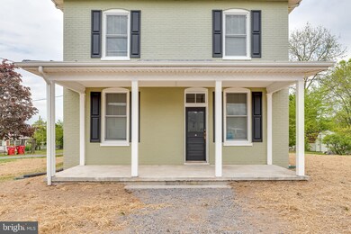 209 E 6th Ave, Ranson, WV 25438 - photo 2