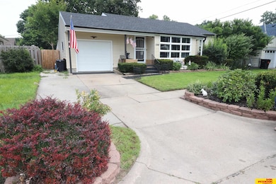 2160 N I St, Fremont, NE 68025 - photo 2