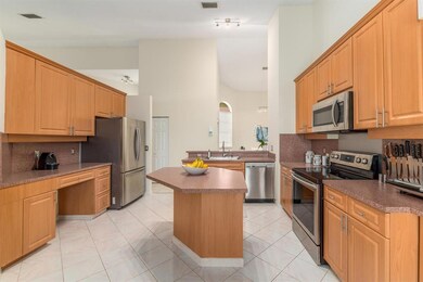 13909 Palm Grove Kitchen 3