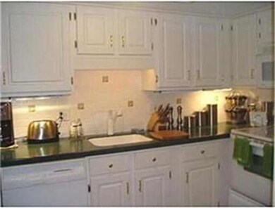 156 Quincy Shore Dr unit 58, Quincy, MA 02171 - photo 2