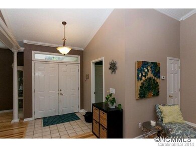 Lovely Open Entry Area