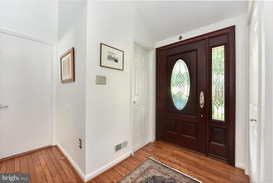 9120 Scott St, Springfield, VA 22153 - photo 4