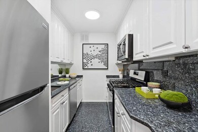 300 E 71st St unit 7O, New York, NY 10021 - photo 4