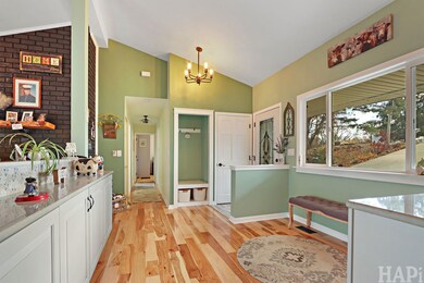 1512 W Oakleaf Dr, Johnsburg, IL 60051 - photo 3