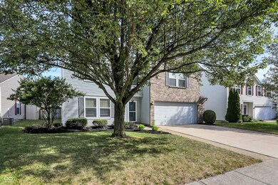 10186 Apple Blossom Cir, Fishers, IN 46038 - photo 3