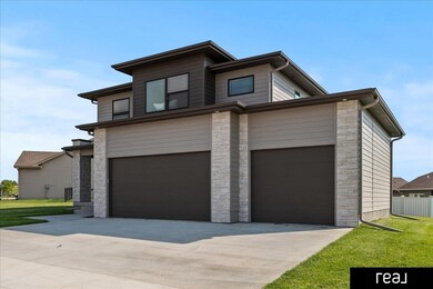 202 Augusta Dr, Treynor, IA 51575 - photo 2