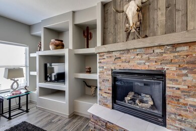 Gas fireplace