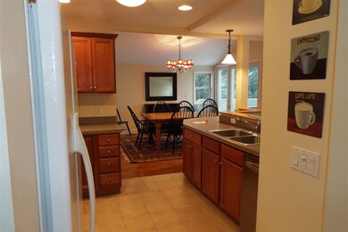 25 Otter Rd unit A, Hartford, VT 05001 - photo 2