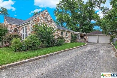 807 Bismark St, Seguin, TX 78155 - photo 3