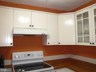 111 Woodstream Dr, Norristown, PA 19403 - photo 7