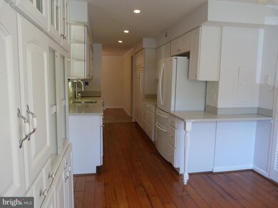 429 Christopher Ave unit T2, Gaithersburg, MD 20879 - photo 7