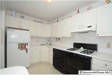 198 Manor E, Red Bank, NJ 07701 - photo 3