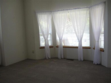 106 Freedom Cir, Grants Pass, OR 97527 - photo 4