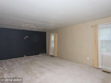 4816 Riverton Ln, Bowie, MD 20715 - photo 4