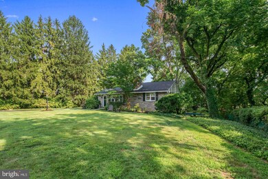 2 Hickory Ln, Wallingford, PA 19086 - photo 2