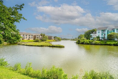 Wonderful views of the lake from this lakeside con