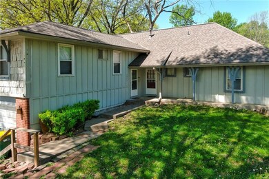 5802 Larsen Ln, Shawnee, KS 66203 - photo 2