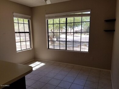 Kitchen Eat-in Area