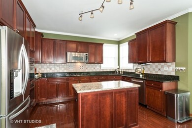 702 Hedgerow Ln, Oswego, IL 60543 - photo 4