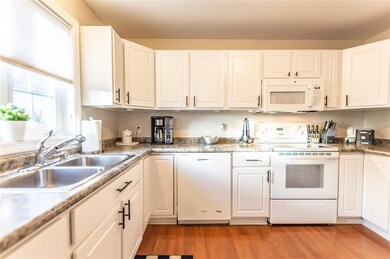 82 Union St unit 1, Manchester, NH 03103 - photo 3