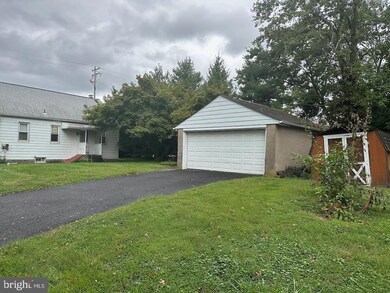 817 Bridge St, Spring City, PA 19475 - photo 3