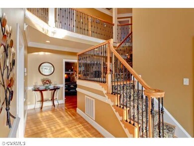 Foyer - 2-storyfoyer, hardwoods through-out 1st fl