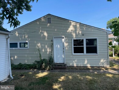 2414 Saratoga Ave, Halethorpe, MD 21227 - photo 5