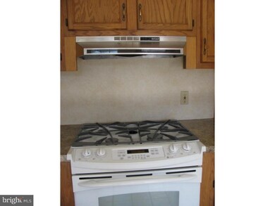 16 N 9th St unit 3, Emmaus, PA 18049 - photo 5