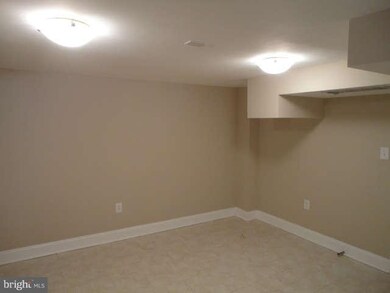 5526 B St SE, Washington, DC 20019 - photo 5