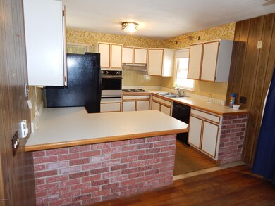 32 Cumberland Cir, Dalton, MA 01226 - photo 5