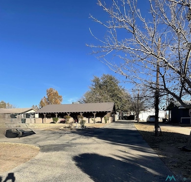 1920 Mission Ave, Carlsbad, NM 88220 - photo 2