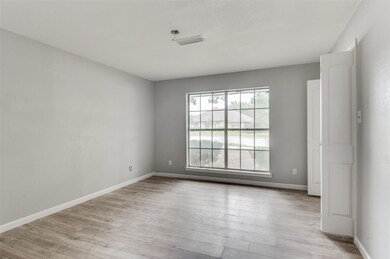 1900 Yorkstown Dr, Ennis, TX 75119 - photo 7