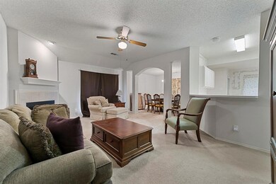 family room - pic 1