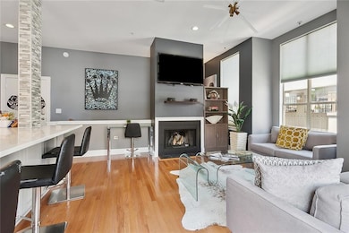 Living Dining Top Floor