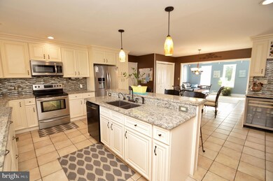 376 Hemlock Ln, Nazareth, PA 18064 - photo 3