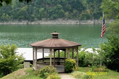 1010 Hancock Cir unit 11, Harrodsburg, KY 40330 - photo 3