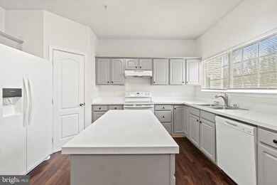 1134 Ring Bill Loop, Upper Marlboro, MD 20774 - photo 4