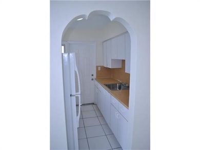 7829 Carlyle Ave unit 1, Miami Beach, FL 33141 - photo 5