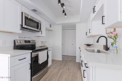 5 - Kitchen