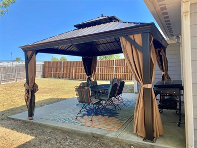 506 Glenwood St, Gainesville, TX 76240 - photo 5