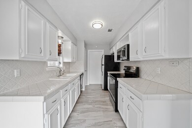 16426 Tibet Rd, Friendswood, TX 77546 - photo 6