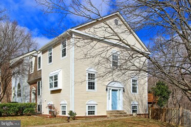 5712 Mason Bluff Dr, Burke, VA 22015 - photo 2