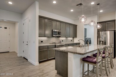 03-Entry&Kitchen