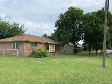 1604 S College Ave, Decatur, TX 76234 - photo 4