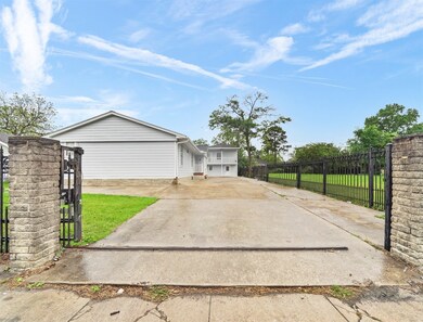 10115 Irvington Blvd unit A, Houston, TX 77076 - photo 2