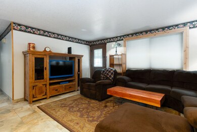 2639 SW Yew Ave, Redmond, OR 97756 - photo 4